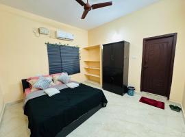 Seema 201 3BHK Apartment by Charter Stays, hotel a Gundipet
