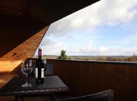 Ferienwohnung Panoramaweg, ξενοδοχείο κοντά στο Αεροδρόμιο Φρανκφούρτης Hahn - HHN, 