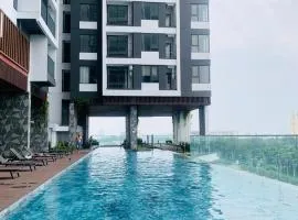 The Emerald Golf View-Cozy 2BR Apt w Pool,Gym,near Aeon Mall, Vsip - ThuanAn Center