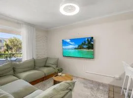 Whitecaps Resort Unit 4, 44 Edmund Street, KIngs B