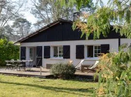 Maison spacieuse avec piscine grand jardin