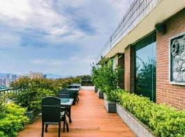 SSAW Boutique Hotel Shaoxing Ancient Town โรงแรมในDongpu