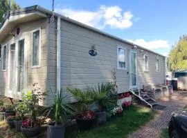 Billing Aquadrome ,2 bedrooms, Royale Poplar KM 12