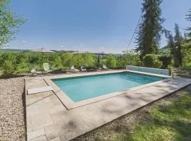 Grand manoir avec terrasse et piscine pour 10
