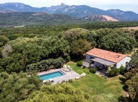 Domaine de Peretti della Rocca, hôtel à Figari