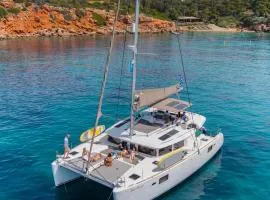 Grey Goose - Lagoon 450 Fly