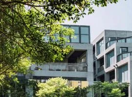 Hotel BEGINS 倉箱蜜境文旅