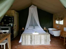 Outdoors Holten - Romantic Safaritent bad, khách sạn ở Holten