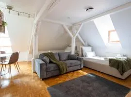 75m2 - 7 Guests - AC - 3 Rooms - Near Station