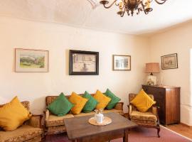 Ferienwohnung Ottmanach Schlosshof, hotel i Pischeldorf