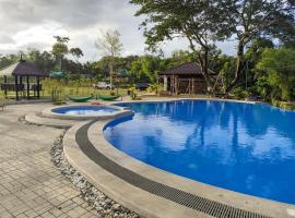 Iremia De Lagos Glamping Resort and Activity Grounds, hotell i Balayan