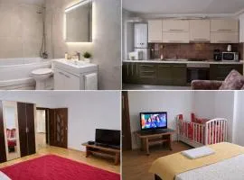 Apartament 70mp 3 camere 4 paturi acces pentru 7 persoane