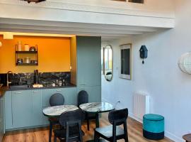 Blue dream, hotel u gradu 'Carantec'