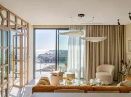 27th Top Floor Designer Apartment In Mercury Tower With Pool By Stays Uniq