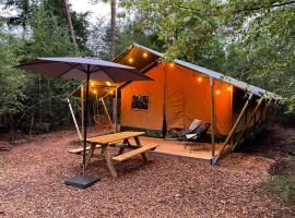 Outdoors Holten - Glamping tent bad: Holten şehrinde bir otel