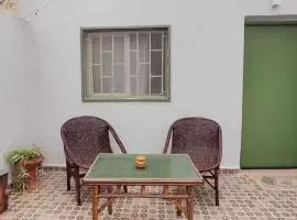 Cozy small house near the beach