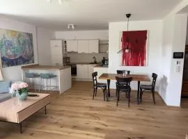 Aussichtsstraße - Wunderschön renoviertes Einfamilienhaus in See- und Stadtnähe