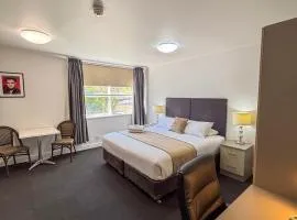 Gracelands Parkes