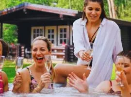 Outdoors Holten - Family Lodge met bad & hottub