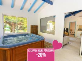 Escapade provençale - Idéal couple & petite famille - Jacuzzi exclusif - 10min Avignon et Château-neuf-du-Pape - Jardin & Piscine - Parking privé gratuit, viešbutis mieste Bédarrides