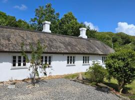 Hobbit House in Ydby, Thy, hotel i Tvolm