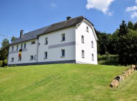 Holiday Home in Saint Vith with Terrace, hotel din Schoenberg