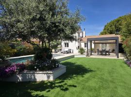 Superbe Villa "Lisena" au calme en centre-ville - plages à 15 min - cadre idéal, hotel Marignane-ban