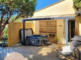 Parenthèse romantique avec jacuzzi privatif près de Carcassonne
