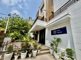 Posh Classic Gurugram - Near HUDA City Centre Metro & Unitech Cyber Park