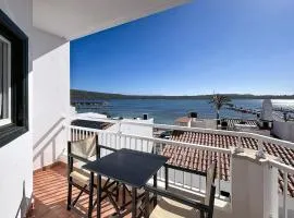 Roca Fornells, Vistas al mar en Fornells F76