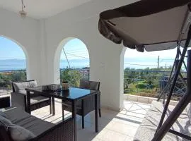 Cozy Seaside Home in Petalidi