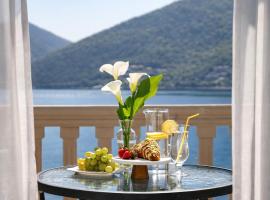 Apartments Stella del Mare, готель у місті Рісан