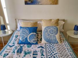 Enjoy The Sea | A due passi da spiaggia e centro, hotell i Calasetta