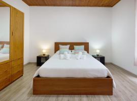 Casa Flor de Laranjeira, hotel i Faial da Terra