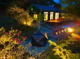 HighLand 伊豆大島箱根連峰を望む高級貸切ヴィラサウナ大型ウッドデッキ薪ストーブ完備