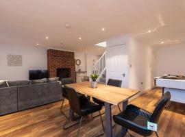Beautiful Cottage in Durham with Pool Table โรงแรมในเดอรัม