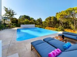 WHome Private Paradise Villa with Pool & Golden Light