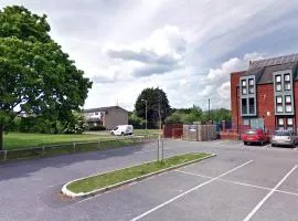 Modern Spacious Flat Near Aylesbury Station -Brand new