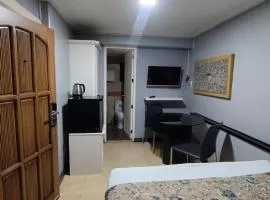 Ralph Anthony Suites Hotel