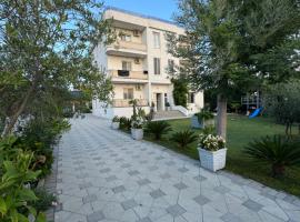 KuneVain Guest House, отель в Лежи