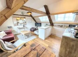 Characterful & Central - Entire Flat