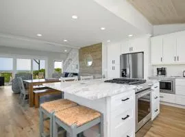 Beach Buzz by Oak Island Accommodations