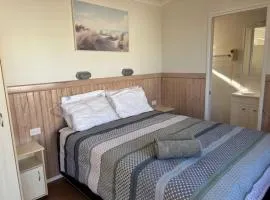 Longreach Starlight Cabins - Boutique Outback Accommodation