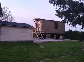 Roulotte cosy vue nature avec espace privé