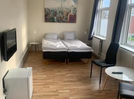 Sverres Hotel, hotel em Rønne