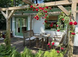 Peaceful Forestpark, Bikes included, Pool, Dog welcome, hotel em Doornspijk
