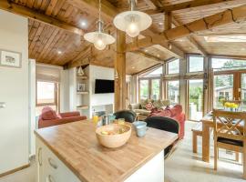 3 Bed in Whitby oc-wa057, khách sạn ở Runswick