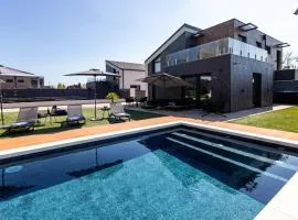 Villa Porta Verde - Private Pool and Jacuzzi