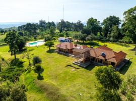 Kihuta Nogo Lodges, hotel u gradu Mubende