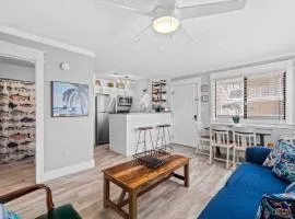 Renovated Condo 2BR 3 min Walk to Beach